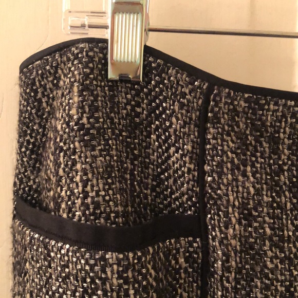 White House Black market WHBM, black white silver tweed skirt size 12 - Picture 2 of 5